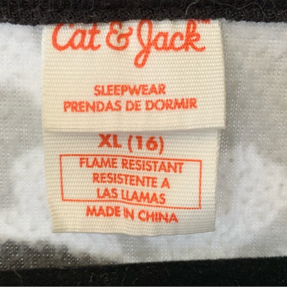 ONSIE by Cat & Jack. Unisex Wolf Camo print, with Wolf mask as a hood. SUPERFUN! - Picture 6 of 7